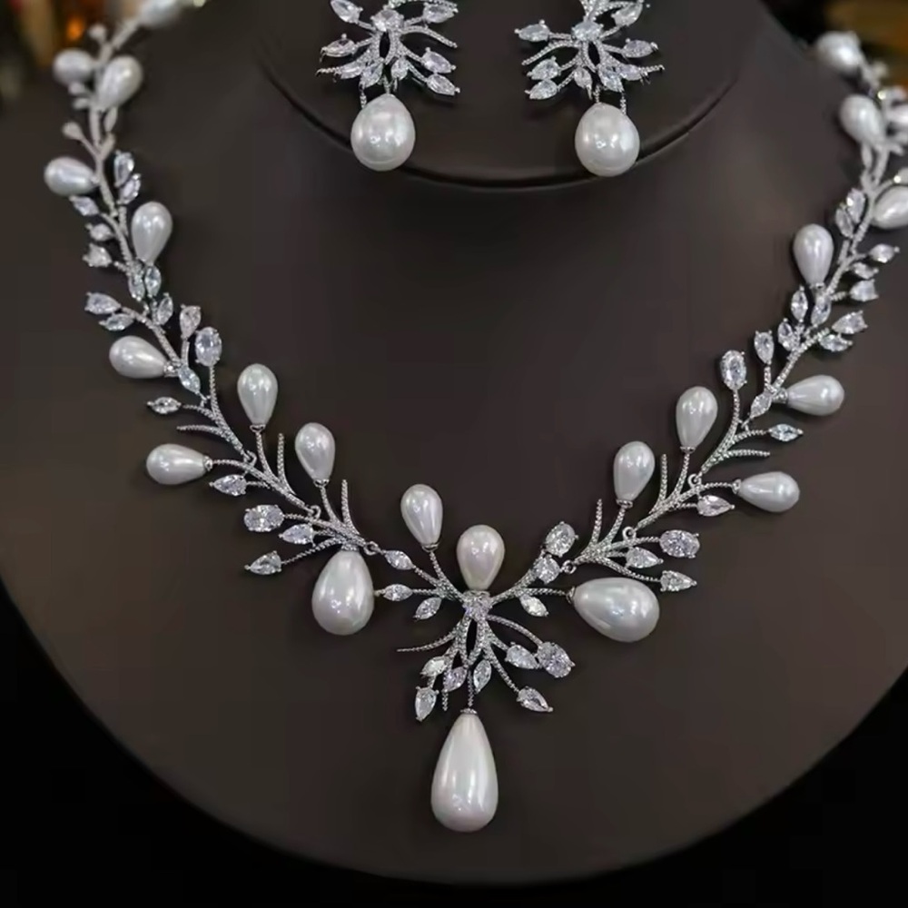 COPY - Wedding / formal / bridal Luxury Cubic Zirconia Big Pearl Necklace Earri… - Picture 3 of 4